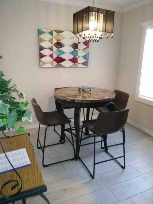 טולסה Charming 2 Bedroom Retreat Minutes From Downtown מראה חיצוני תמונה