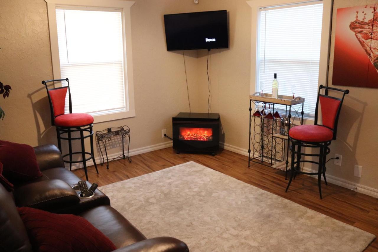 טולסה Charming 2 Bedroom Retreat Minutes From Downtown מראה חיצוני תמונה