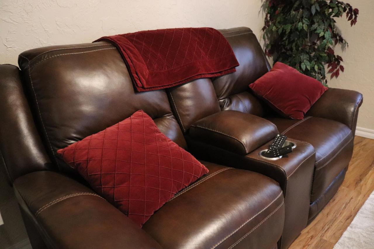 טולסה Charming 2 Bedroom Retreat Minutes From Downtown מראה חיצוני תמונה